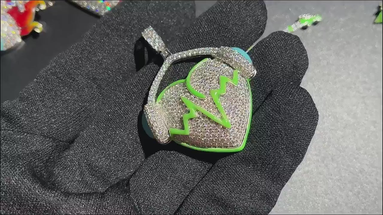 Moissanite Glow Heart Pendant – “Heartbeat Harmony” Edition